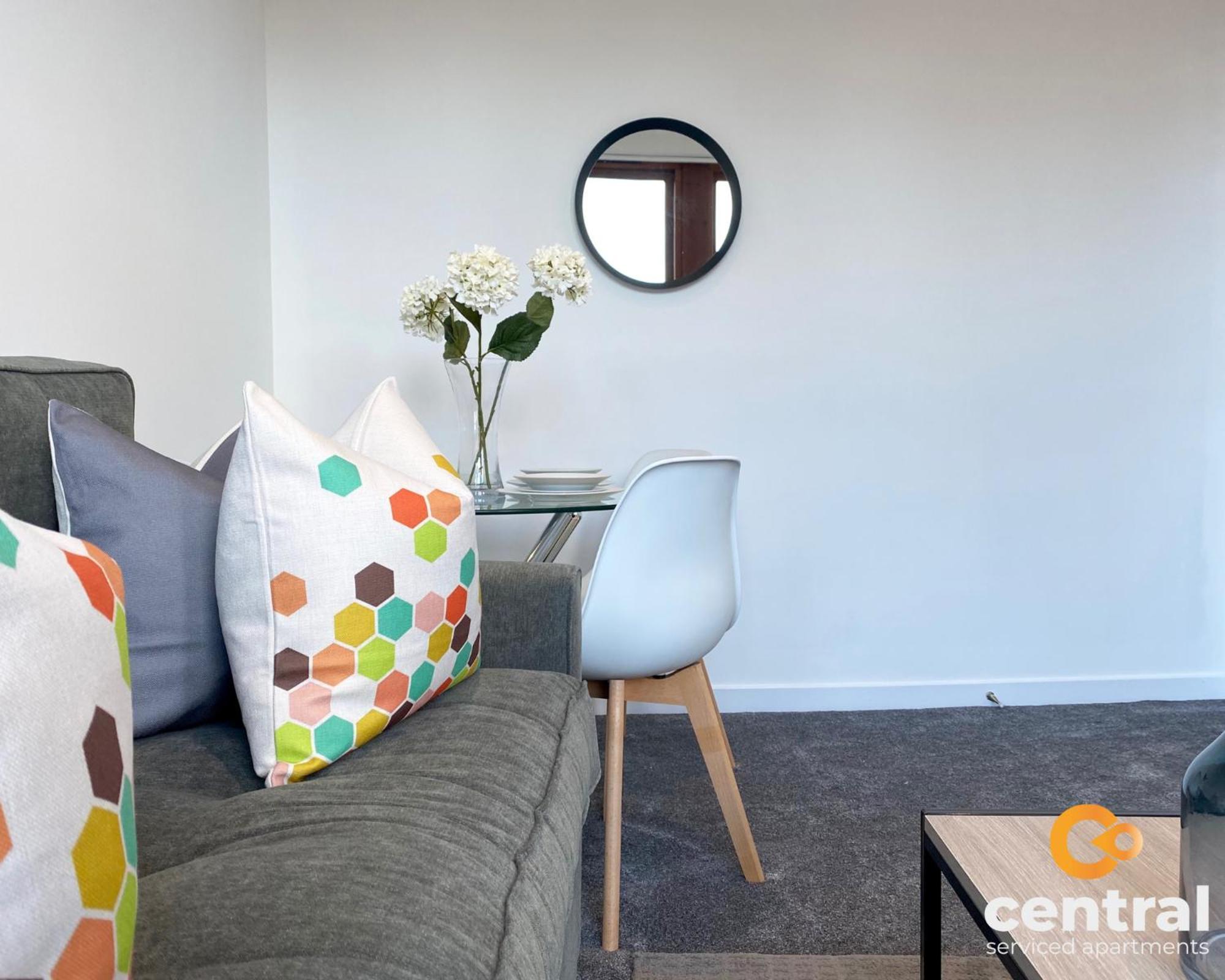 Central Serviced Apartments: City-Center Comfort with Parking & Wi-Fi Dundee Exterior photo