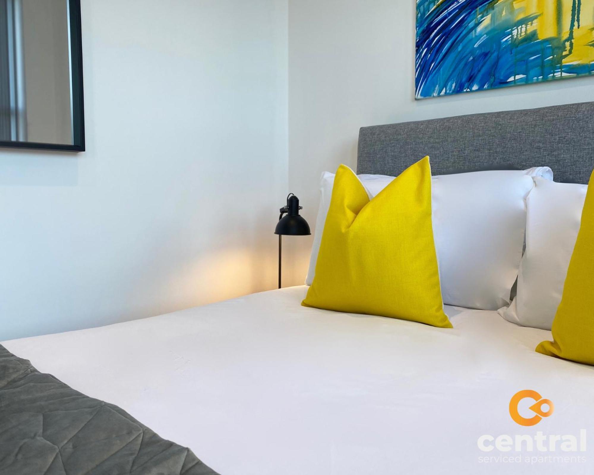 Central Serviced Apartments: City-Center Comfort with Parking & Wi-Fi Dundee Exterior photo