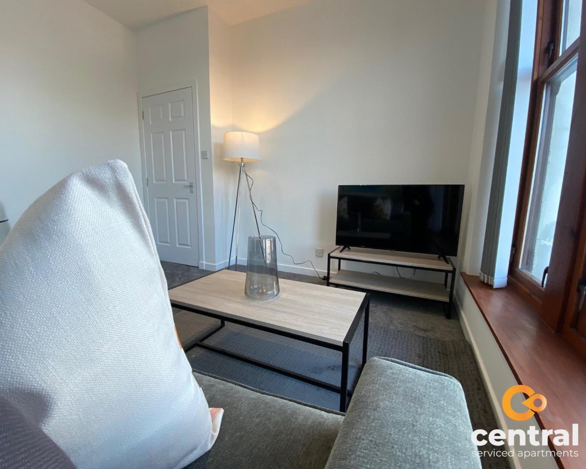 Central Serviced Apartments: City-Center Comfort with Parking & Wi-Fi Dundee Exterior photo