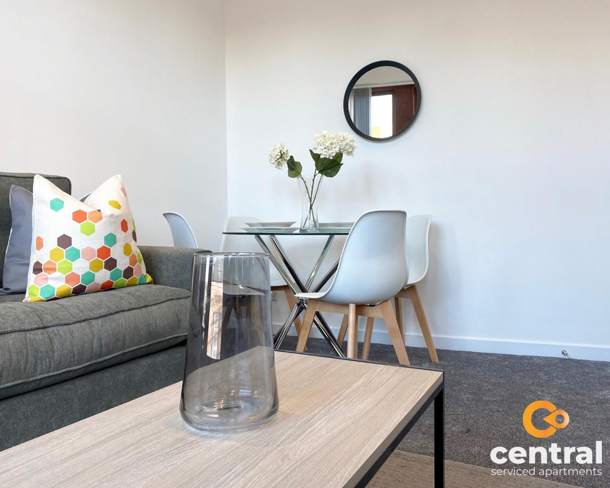Central Serviced Apartments: City-Center Comfort with Parking & Wi-Fi Dundee Exterior photo